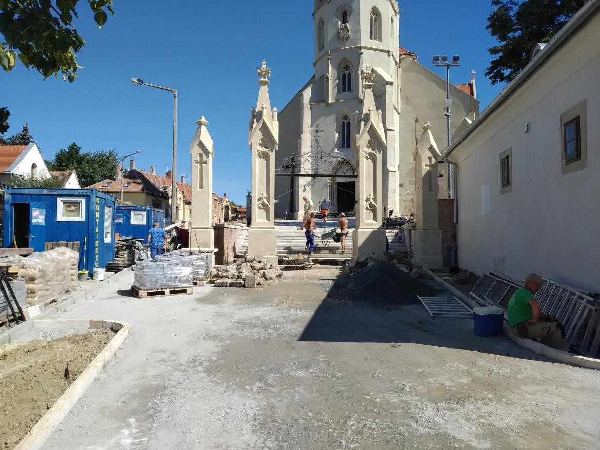 Befejeződnek a Szent Mihály templom felújítási munkálatai